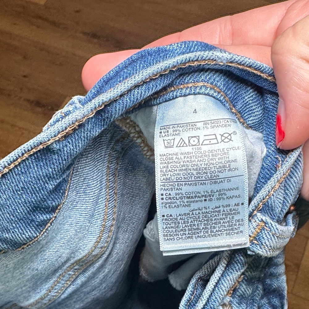 Old navy Stylish Distressed Blue Jeans for Women sky-III STRAIGHT Size 4 - Picture 3 of 9